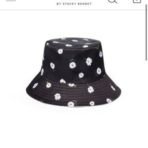 Alice and Olivia reversible bucket hat
